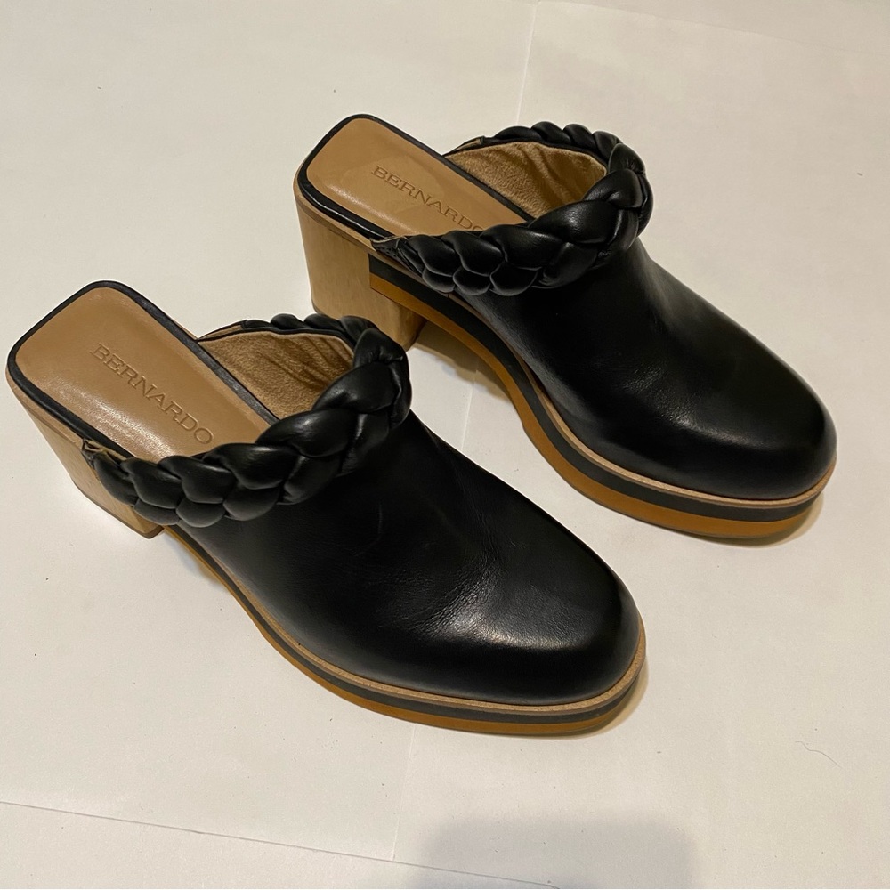 NWOT! Bernardo Black Leather Clogs with Wooden Heel - Picture 5 of 7